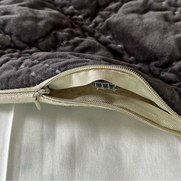 Pillow cover only, grey Sonoma brand from Kholes (only one) - Picture 5 of 8